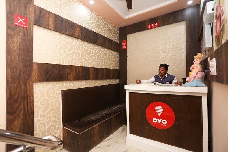Oyo 11540 Hotel Royal Inn