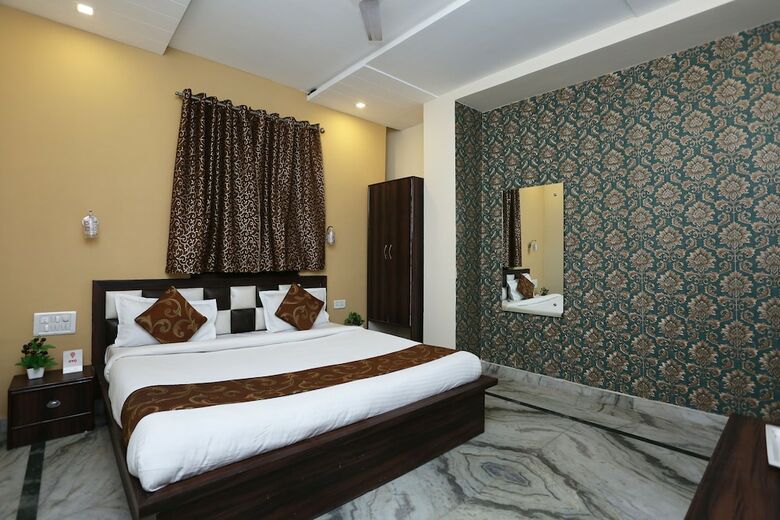 Oyo 11540 Hotel Royal Inn