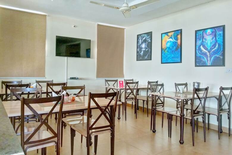 Hotel Oyo 11092 Shiv Enclave