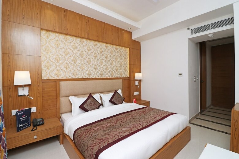 Oyo 10824 Hotel Star Suites