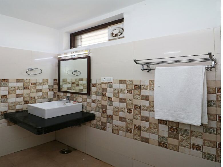 Hotel Oyo 11520 Galaxy Paradise