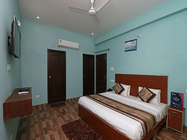 Hotel Oyo 11520 Galaxy Paradise