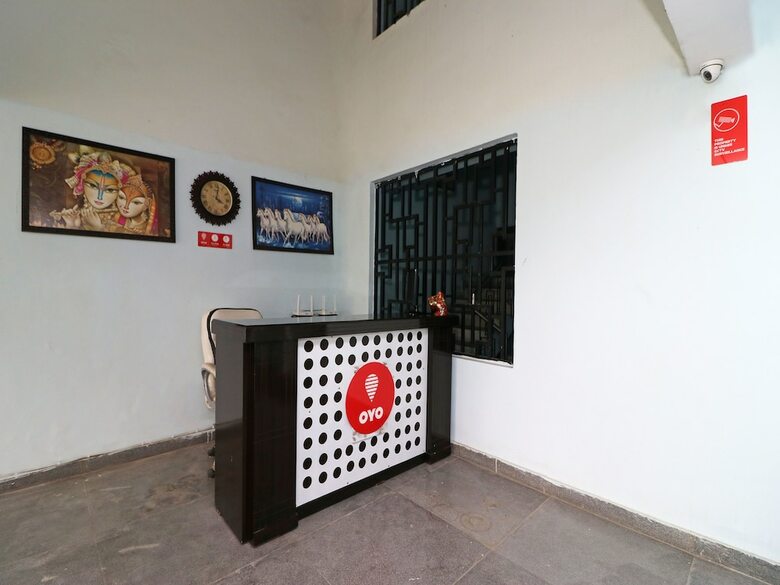 Hotel Oyo 11520 Galaxy Paradise