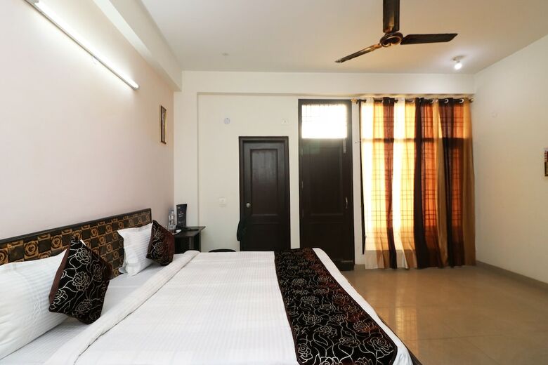 Hotel Oyo 11495 Mehta Guest House