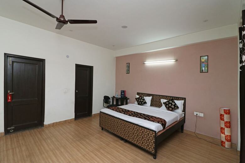 Hotel Oyo 11495 Mehta Guest House