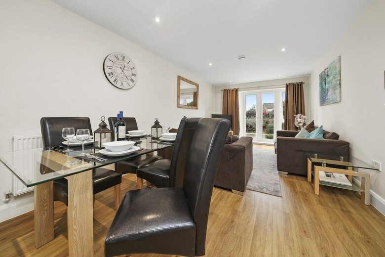 Heathrow Living Serviced Apartments By Ferndale