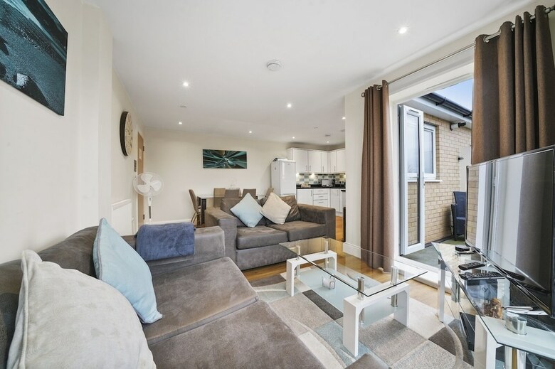 Heathrow Living Serviced Apartments By Ferndale