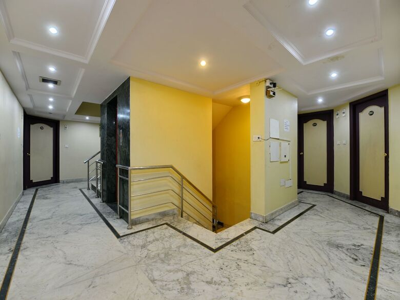 Oyo 11415 Hotel Raj Laxmi