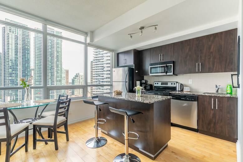 Apartamentos Simply Comfort. Maple Leaf Square