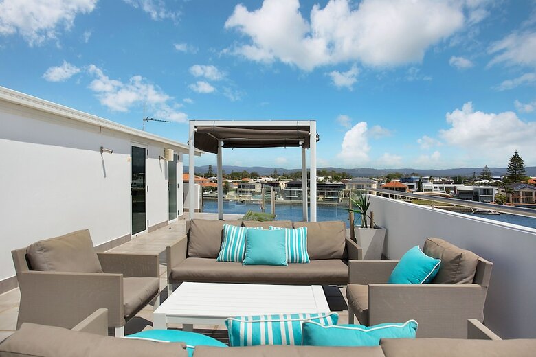 Casa Grande On The Water