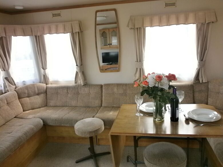 Howells Leisure Fishguard Holiday Park - Caravan Park
