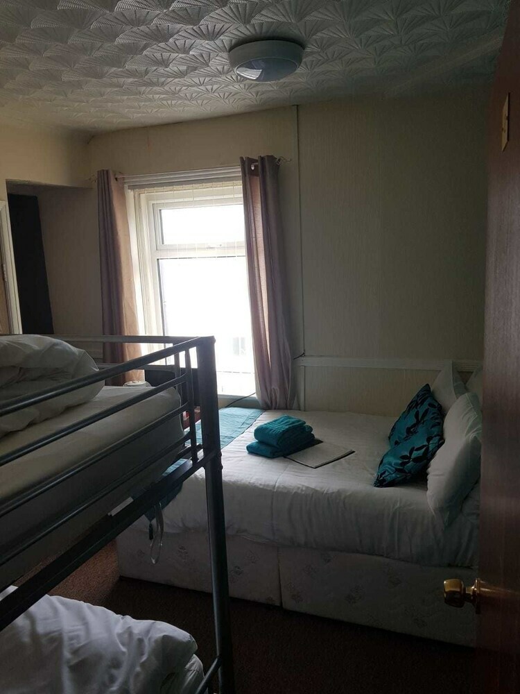 Hotel Coastal Roomz
