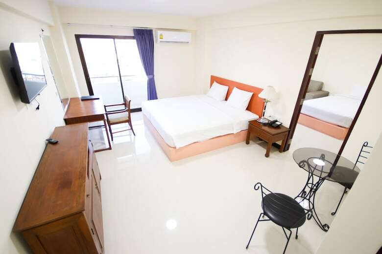 Hotel White House Bizotel