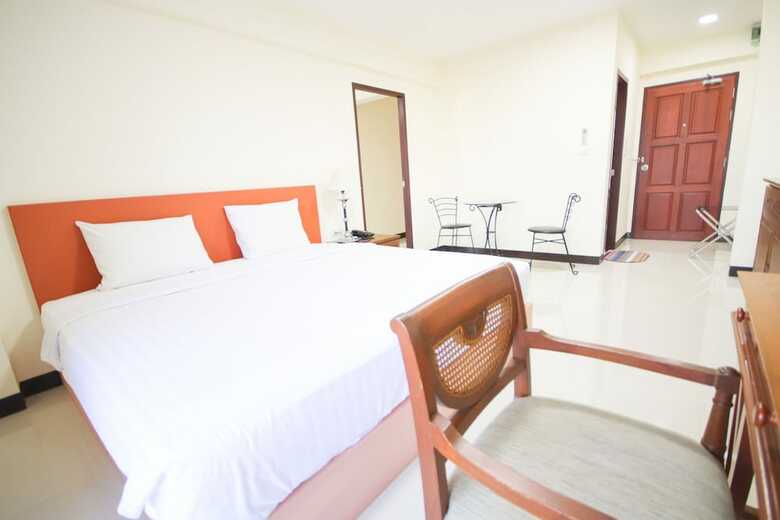 Hotel White House Bizotel