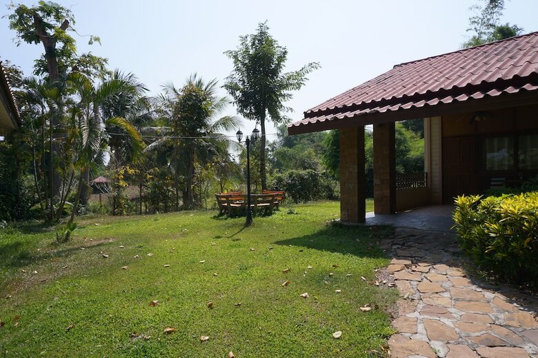 Hotel Uthai River Lake Resort