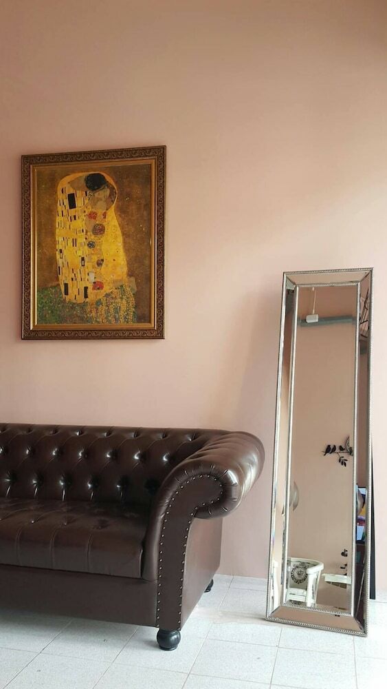 Hostal One Bangkok Hostel @love District