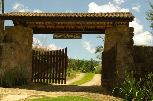 Hostal Pousada Recanto �guas Vivas