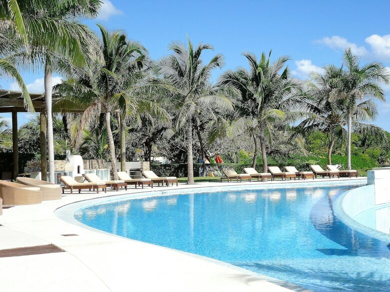 Aparthotel Tu Mirada Al Mar Beachfront Tower & Spa (3 Bedroom Condos)
