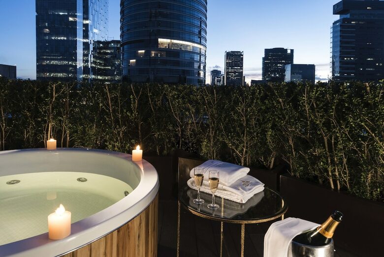 Hotel Marquis Sky Suites