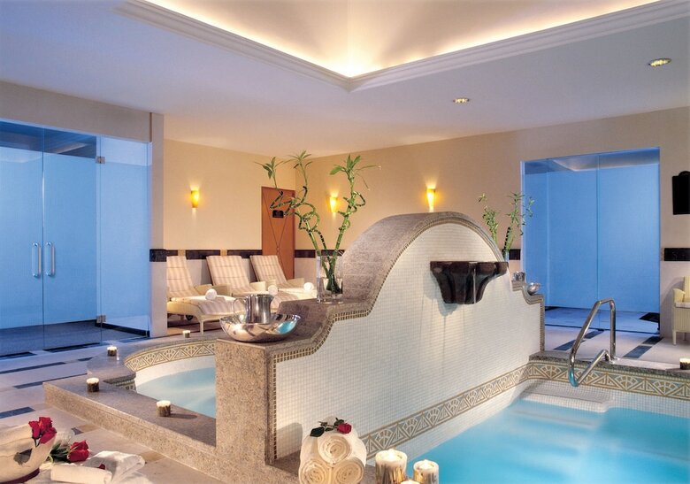 Hotel Marquis Sky Suites