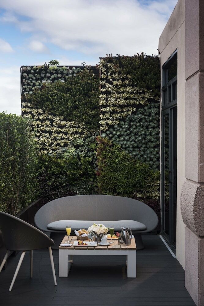 Hotel Marquis Sky Suites