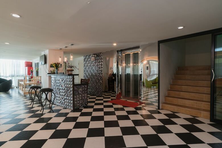 Goldstone Residency Patong , Phuket