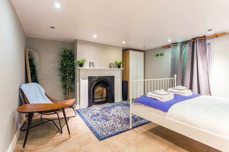 The River Cam Place - Enchanting 6bdr Home Next To River Cam
