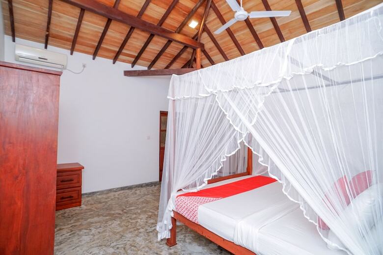 Hotel Oyo 382 Antique Ceylon Villa