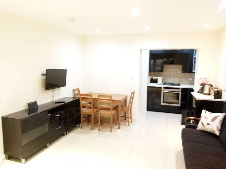 Ss Property Hub - Large Apartment Near Hyde Park
