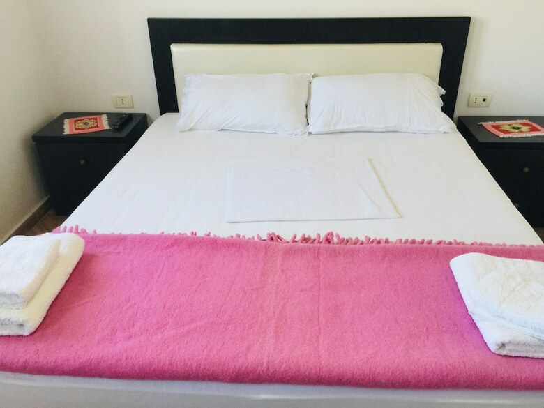 Hotel Denis Guest House