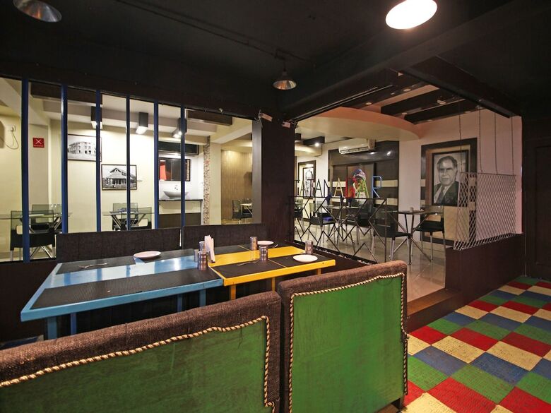 Oyo 5837 Hotel Castle