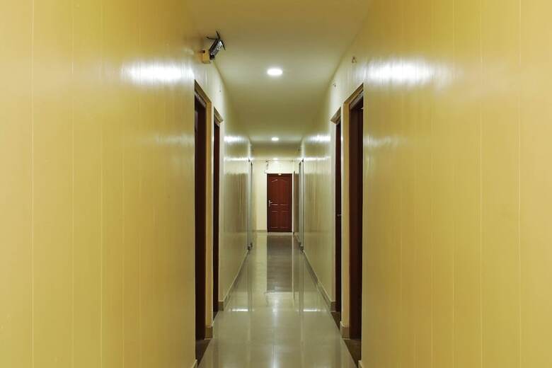 Hotel Oyo 6725 Palm Inn