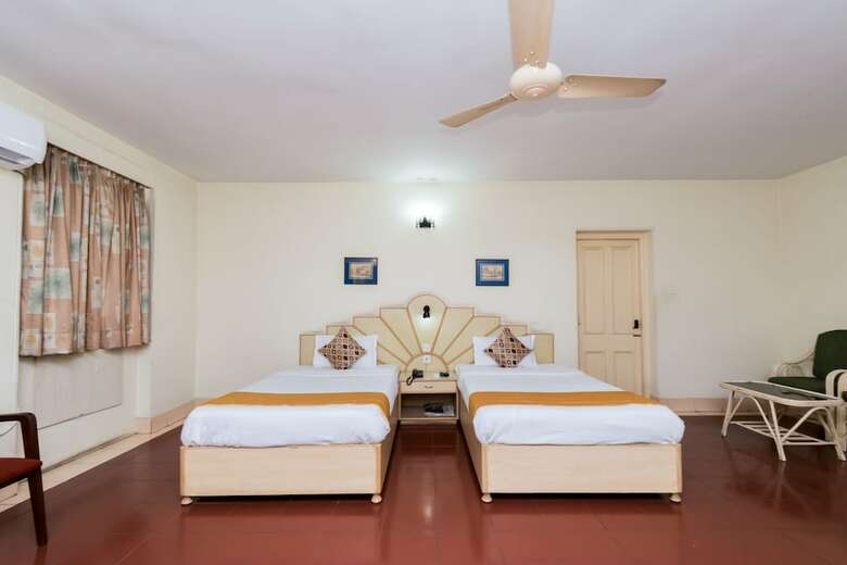 Hotel Oyo 7222 Chowdhury's Estates