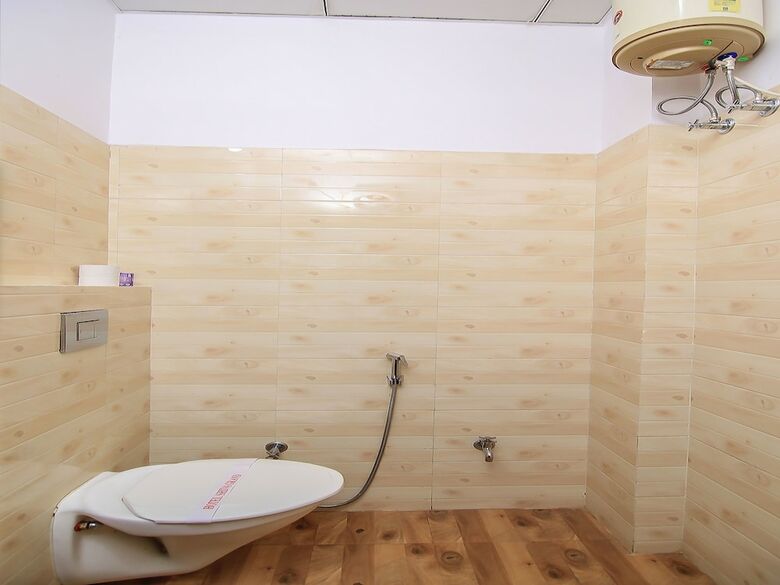 Oyo 6780 Hotel Shiva Grand