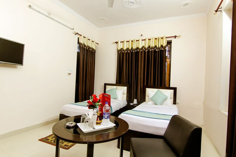 Hotel Oyo 6842 Garden Gates Inn