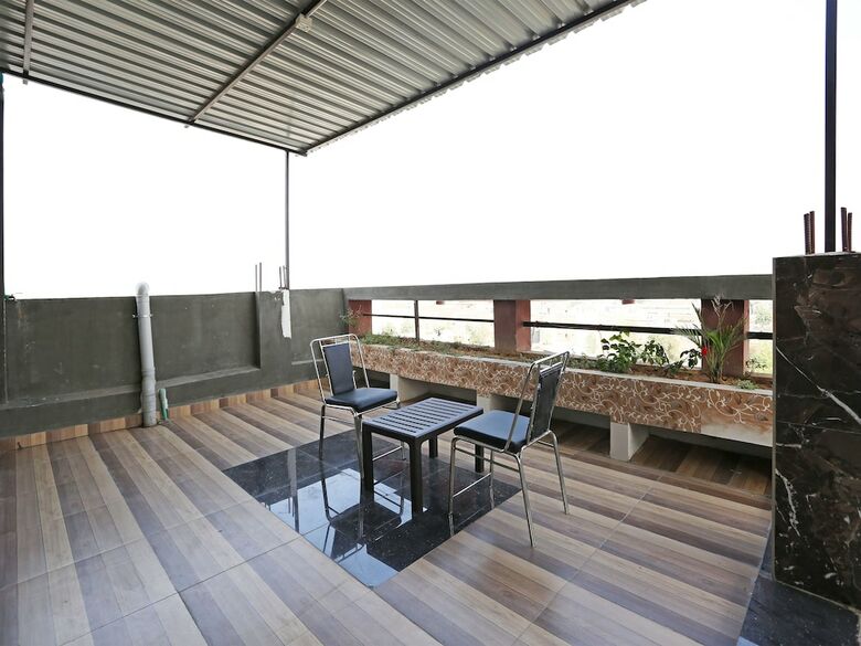 Oyo 10137 Hotel Vaishnavi