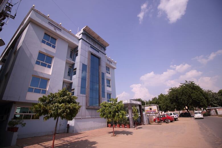 Oyo 8177 Hotel Silver Oak