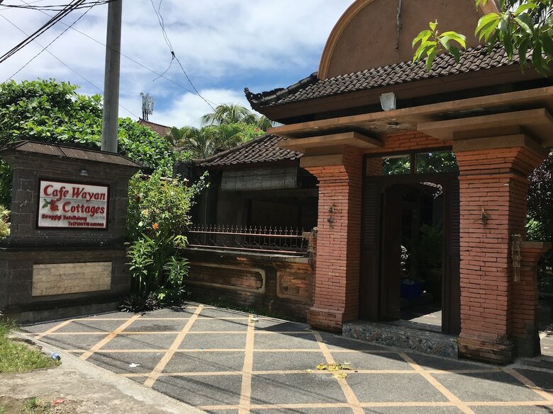 Cafe Wayan & Cottages