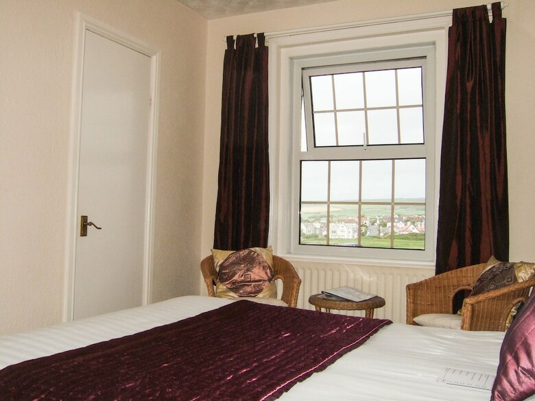 Bed & Breakfast Links Side Guest House