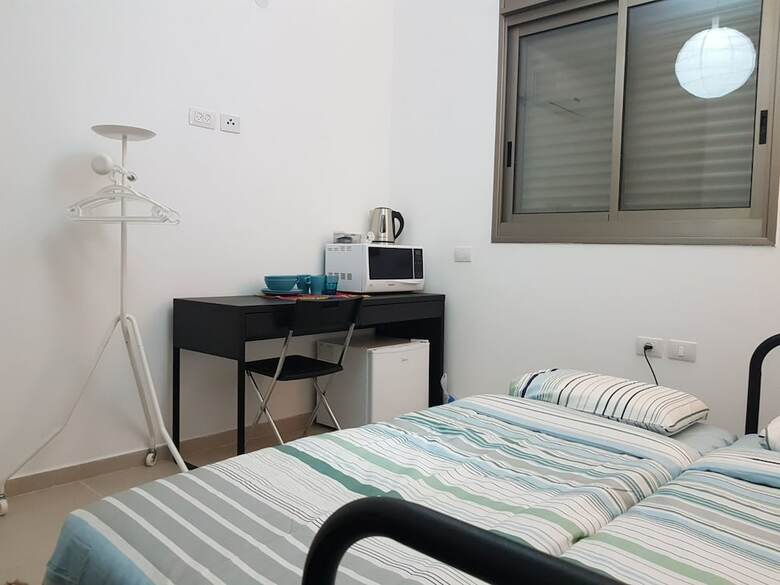 Hotel Private Bed And Bathroom In Netanya