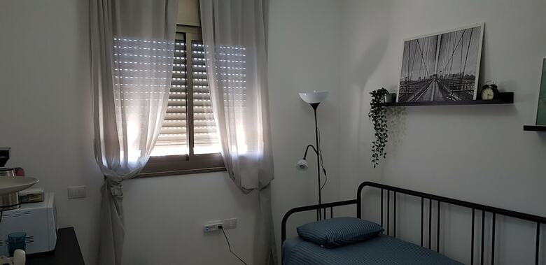 Hotel Private Bed And Bathroom In Netanya
