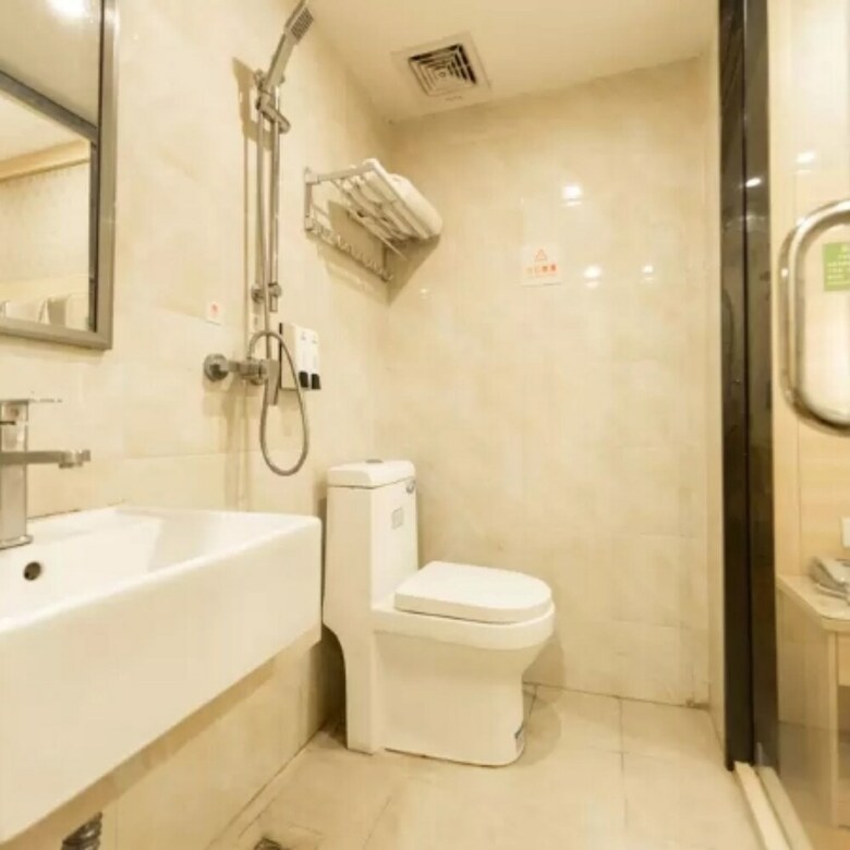 Oyo 8011 Hotel