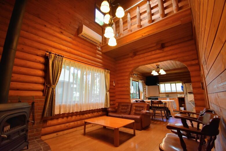 Canadian Log Cottage Takitaro