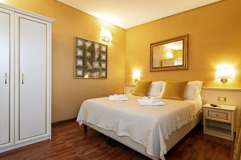 Hotel Canova Rooms In Spanish Steps