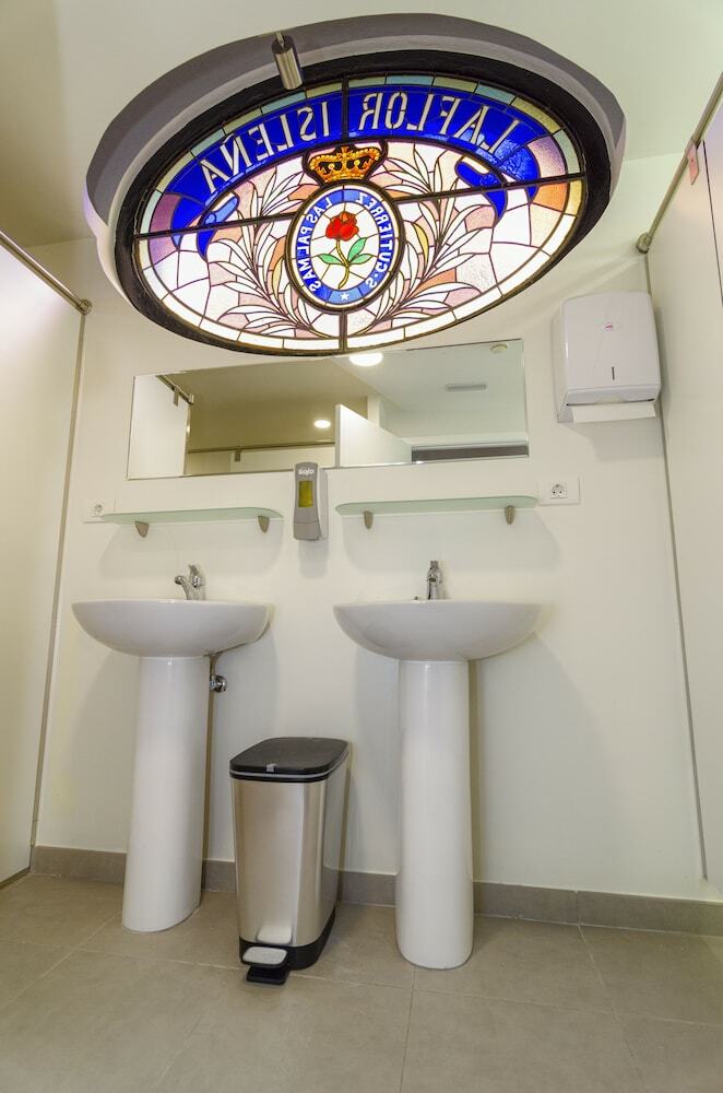 Hostal La Fabrica Urban Hostel
