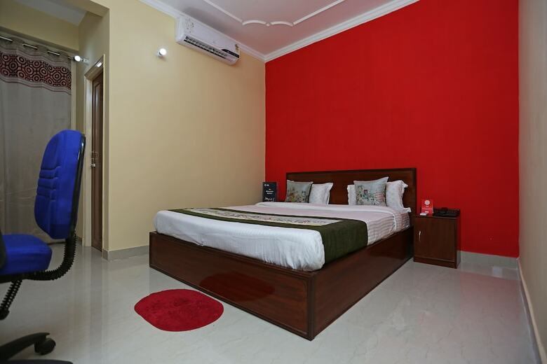 Hotel Oyo 10456 A R Residency