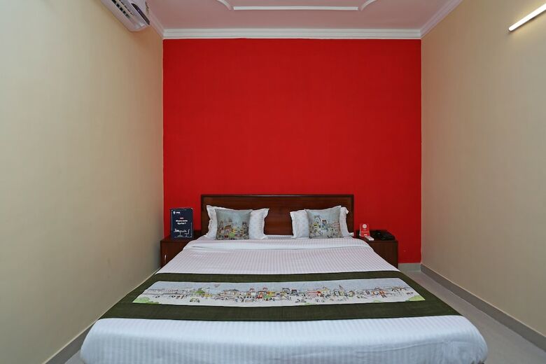 Hotel Oyo 10456 A R Residency