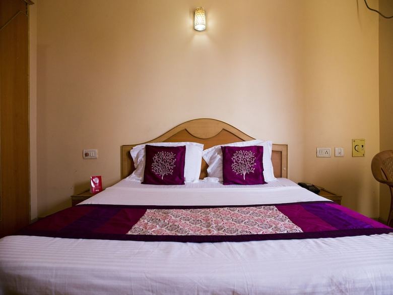 Hotel Oyo 5016 Near Chakratirtha Road