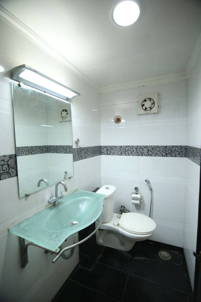 Oyo 9095 Hotel Kanishka