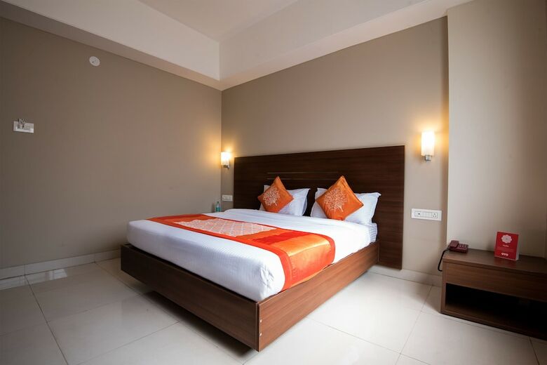 Oyo 9989 Hotel Classic Executive